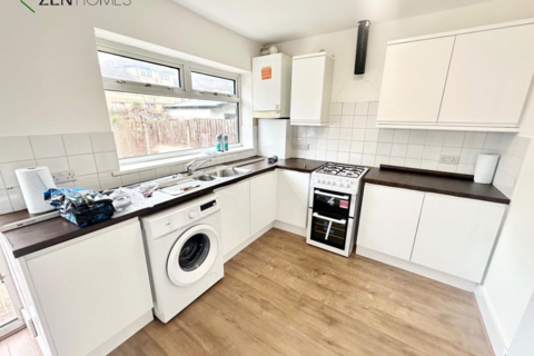 2 bedroom flat to rent, London N9