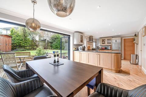 5 bedroom detached house for sale, Reading Road South, Hampshire GU52