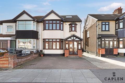 5 bedroom semi-detached house for sale, Clayhall Avenue, Ilford