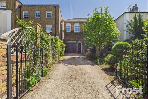 4 bedroom semi-detached house to rent, Trinity Place, Windsor, Berkshire, SL4