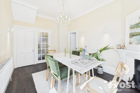 4 bedroom semi-detached house to rent, Trinity Place, Windsor, Berkshire, SL4