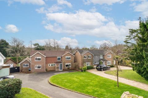 5 bedroom detached house for sale, Newlands Park, Copthorne, RH10