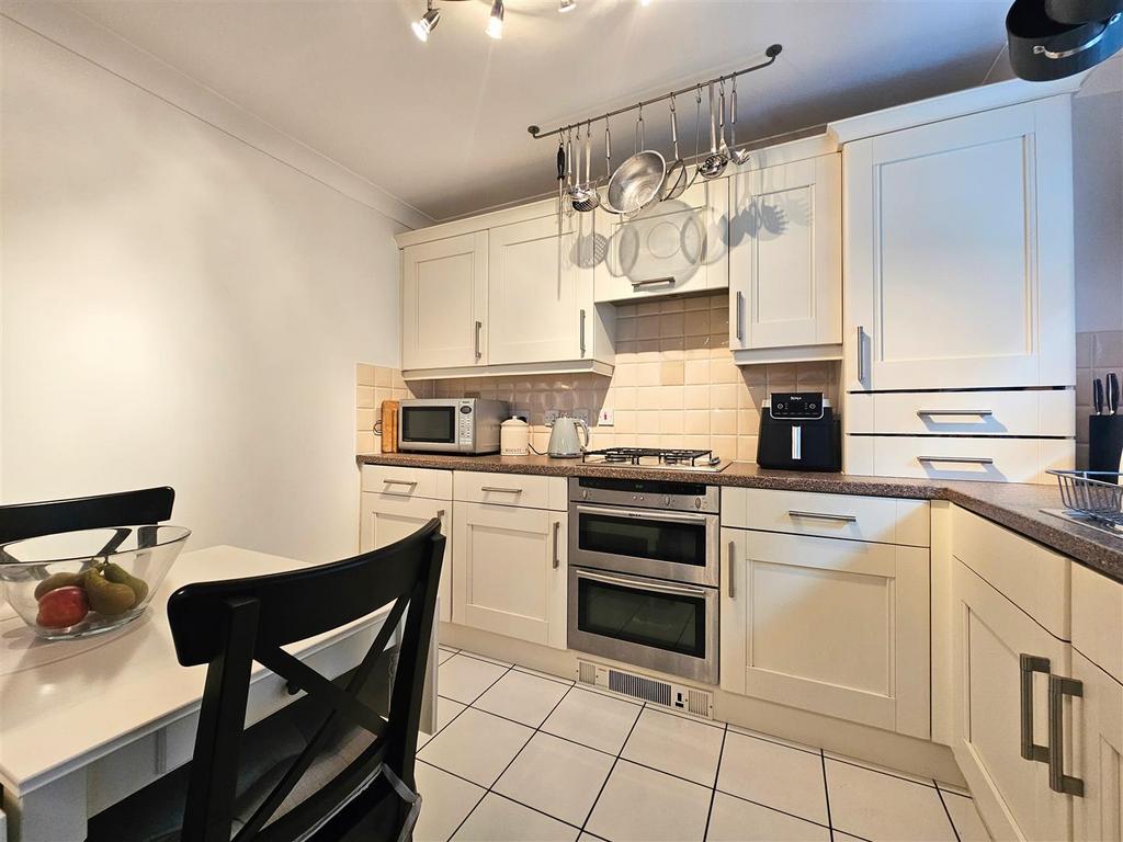11 Cygnet Court 4