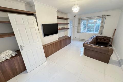 4 bedroom terraced house to rent, Stanwell, Staines-upon-Thames TW19