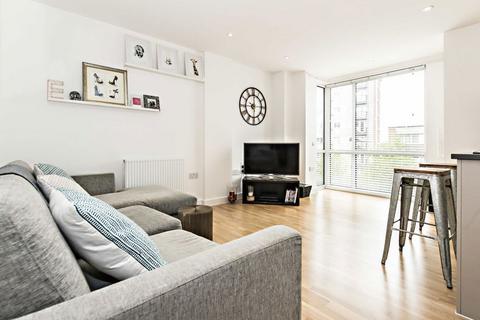 1 bedroom flat to rent, High Street, Brentford TW8