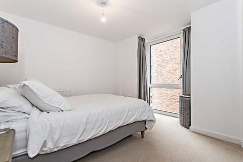 1 bedroom flat to rent, High Street, Brentford TW8