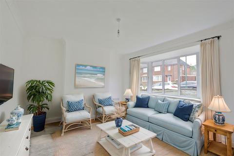 3 bedroom semi-detached house for sale, Henley Rise, Nottingham