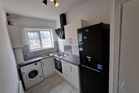 3 bedroom flat for sale, Richmond Road, Ilford, IG1