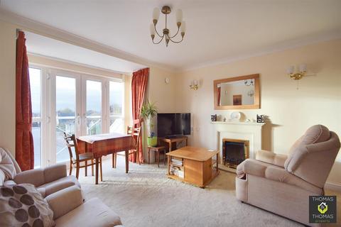 2 bedroom apartment for sale, Queen Anne Court, Quedgeley, Gloucester