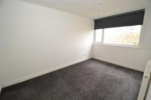 3 bedroom terraced house to rent, Eskdale Rise, Allerton, Bradford