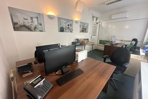 Office to rent, Borough High Street, London, SE1