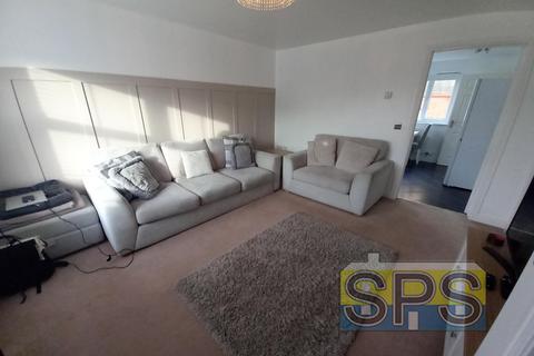 3 bedroom end of terrace house to rent, Hayeswood Grove, Stoke-on-Trent ST6