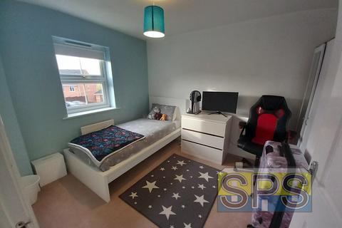 3 bedroom end of terrace house to rent, Hayeswood Grove, Stoke-on-Trent ST6