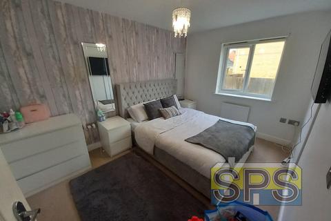 3 bedroom end of terrace house to rent, Hayeswood Grove, Stoke-on-Trent ST6