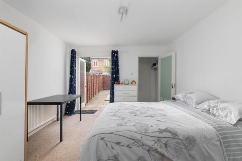 3 bedroom terraced house for sale, Hanover Road, London