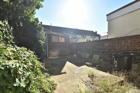 4 bedroom terraced house to rent, Jubilee Road, Southsea PO4