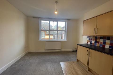 2 bedroom flat to rent, New Street, Sandwich CT13