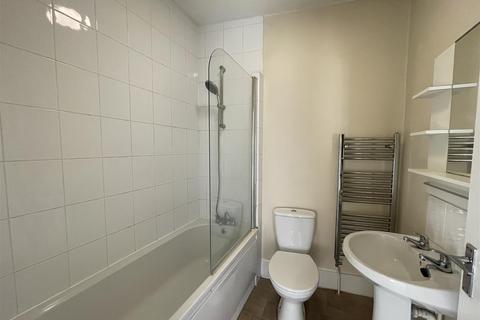 2 bedroom flat to rent, New Street, Sandwich CT13