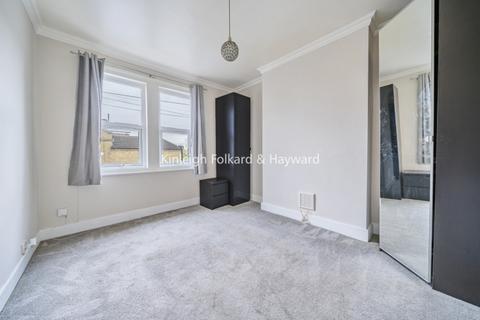 1 bedroom flat to rent, Helvetia Street London SE6