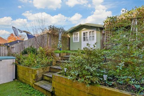 29 Bryant Close, Nettlestead, Maidstone, ME18 5EX