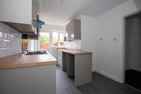 3 bedroom townhouse to rent, Huntsmans Way, Leicester, LE4