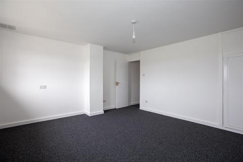 3 bedroom townhouse to rent, Huntsmans Way, Leicester, LE4