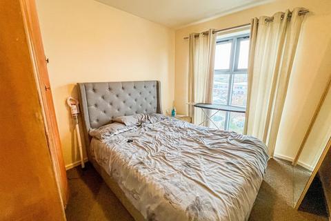 2 bedroom flat for sale, Ings Road, Wakefield WF1