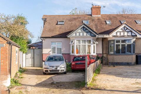 3 bedroom bungalow for sale, Gordon Gardens,HA8 5HG, Harrow, Edgware, HA8