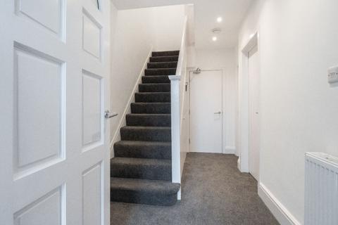 4 bedroom flat to rent, Staple Hill Road, Bristol BS16