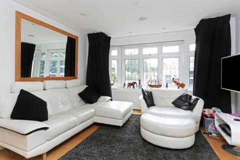 5 bedroom detached house to rent, Edgwarebury Lane, Edgware, HA8