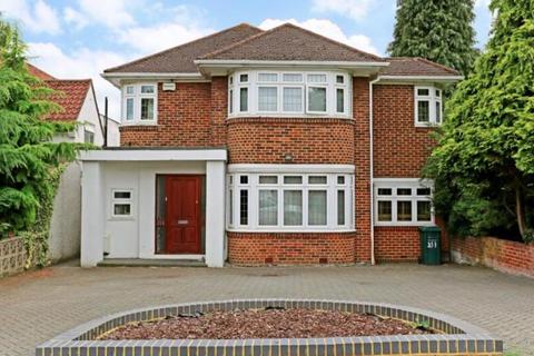 5 bedroom detached house to rent, Edgwarebury Lane, Edgware, HA8