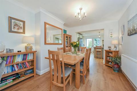 3 bedroom semi-detached house for sale, Chestnut Avenue, Andover