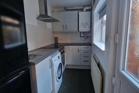 2 bedroom terraced house to rent, Cecil Street, Grantham NG31