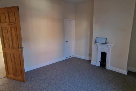 2 bedroom terraced house to rent, Cecil Street, Grantham NG31