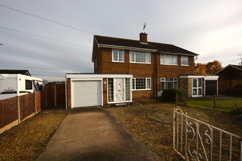 3 bedroom semi-detached house to rent, Henton Road, Edwinstowe, Mansfield