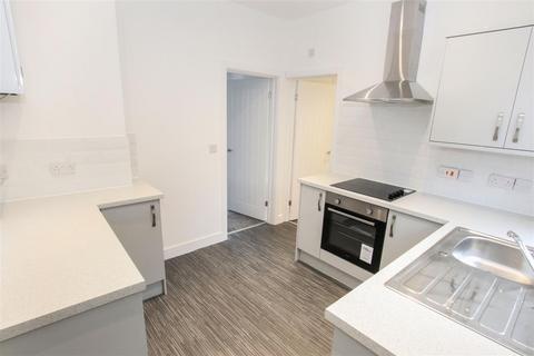 3 bedroom semi-detached house to rent, Barnfield Road, Burslem, Stoke-On-Trent