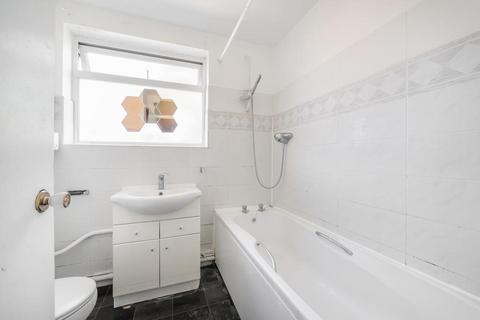 2 bedroom flat for sale, Northwood,  Middlesex,  HA6