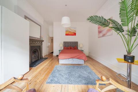 2 bedroom flat for sale, Surbiton,  Surrey,  KT6