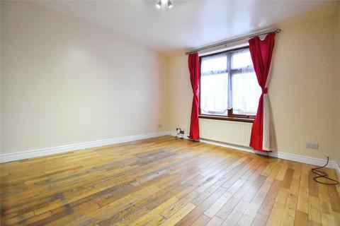 3 bedroom terraced house to rent, Porters Avenue, Dagenham, RM8