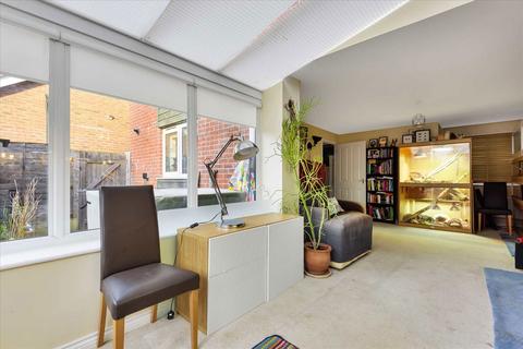 3 bedroom semi-detached house for sale, Edmund Court, Basingstoke, RG24 9FA