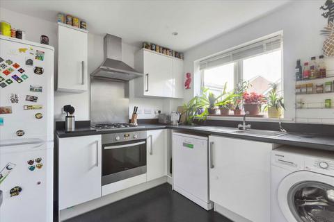 3 bedroom semi-detached house for sale, Edmund Court, Basingstoke, RG24 9FA