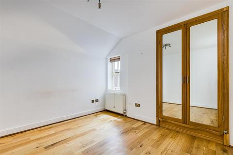 2 bedroom flat to rent, Bridgman Road, London, W4