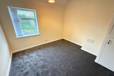 2 bedroom townhouse to rent, Woodlands Avenue, Halifax HX3