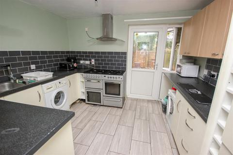 4 bedroom end of terrace house for sale, Robin Lane, Wellingborough NN8