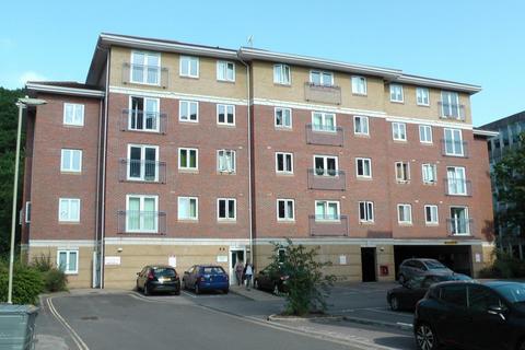 2 bedroom apartment to rent, Jubilee Hall Road, Farnborough GU14