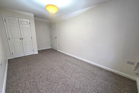 2 bedroom apartment to rent, Jubilee Hall Road, Farnborough GU14