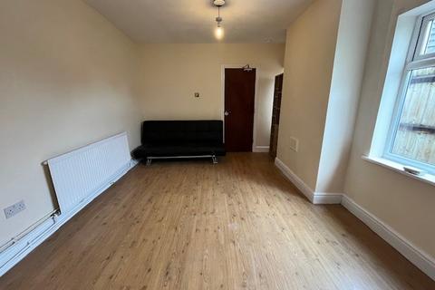 1 bedroom flat to rent, Lyndon Road, Solihull B92