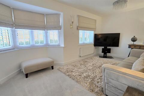 4 bedroom detached house for sale, Kensington Drive, Hatton