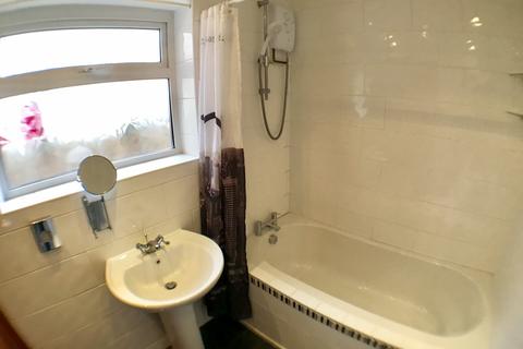 2 bedroom terraced house to rent, Hull HU8