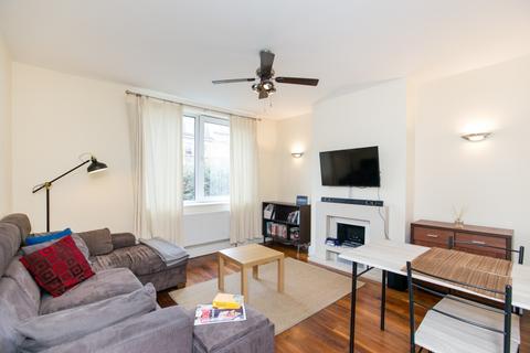 2 bedroom apartment to rent, York Road London SW11